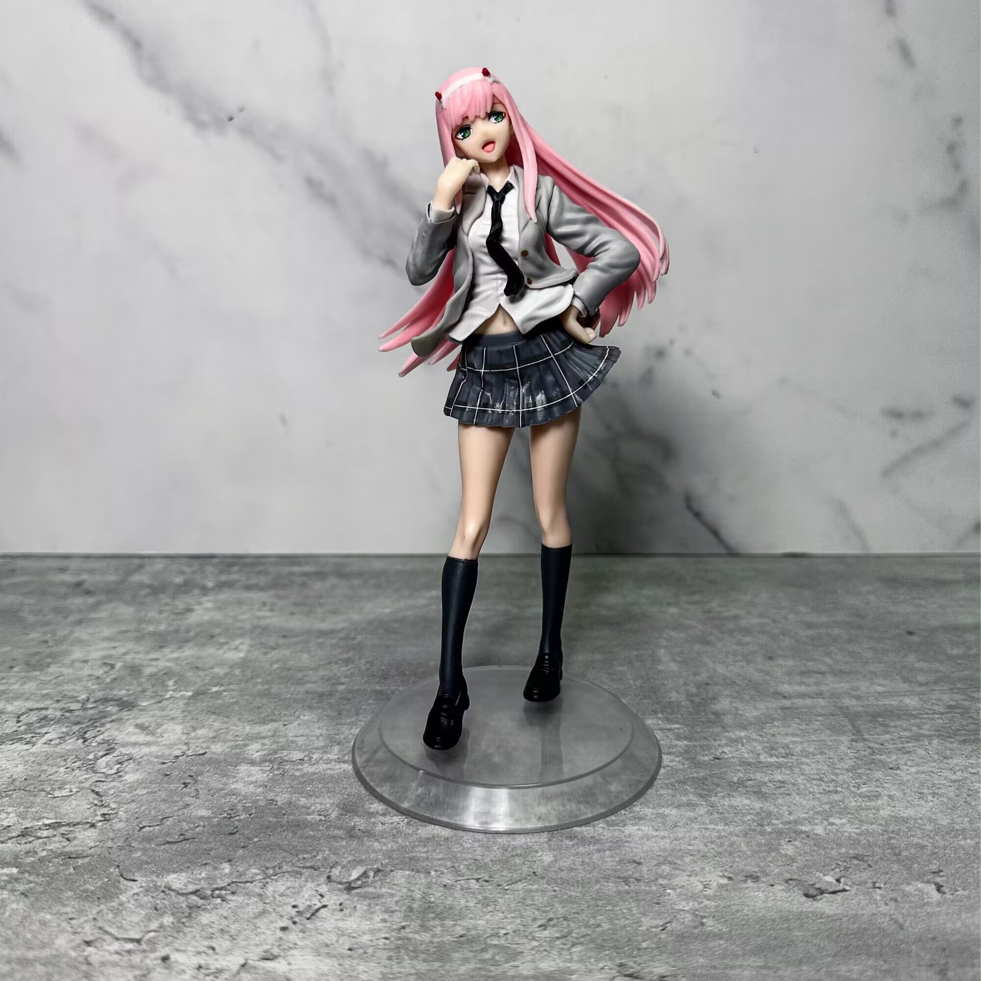 Фигурка аниме-персонажа Zero Two в школьной форме, PVC, 18.5 см